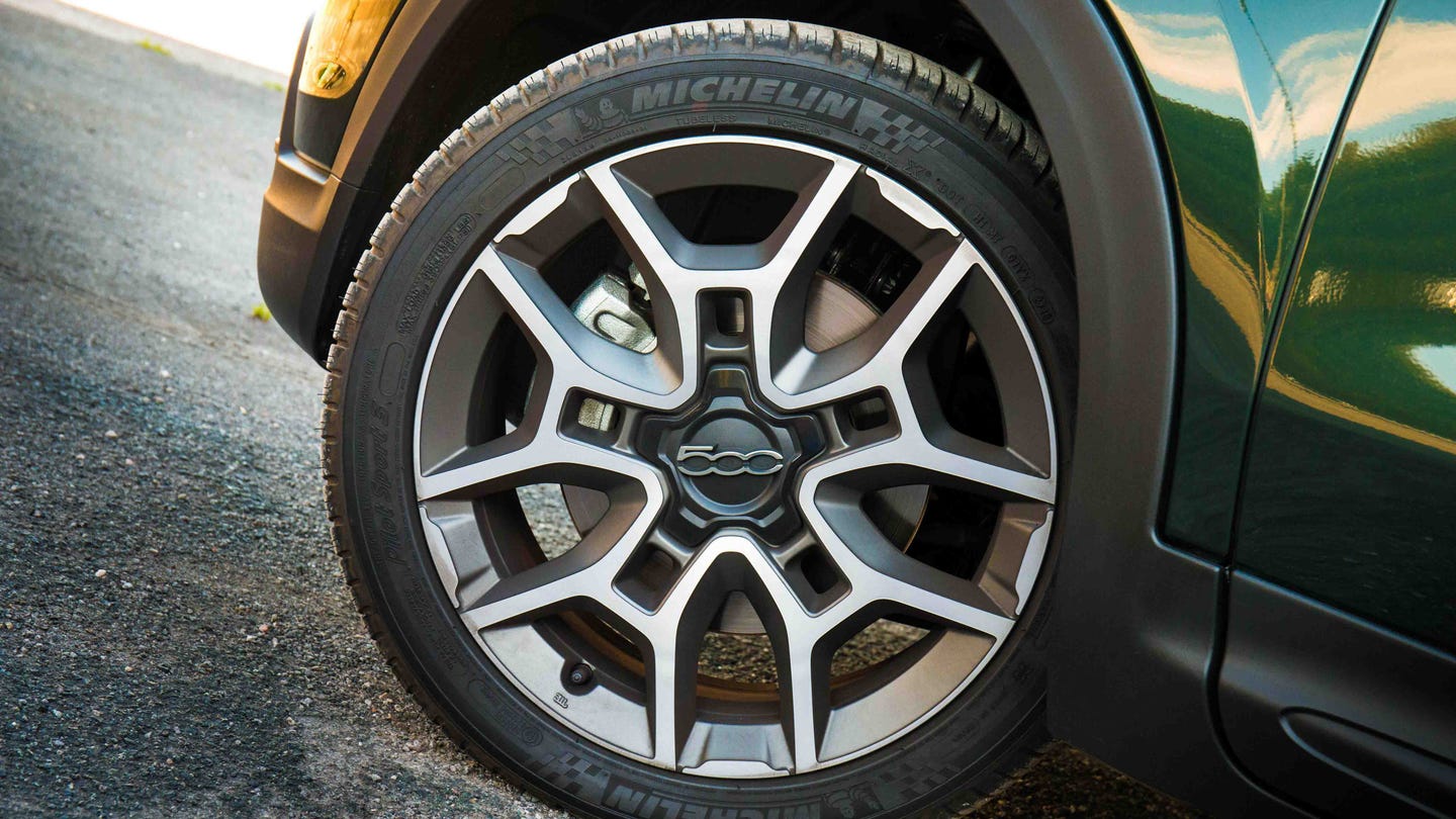 Fiat 500X wheel