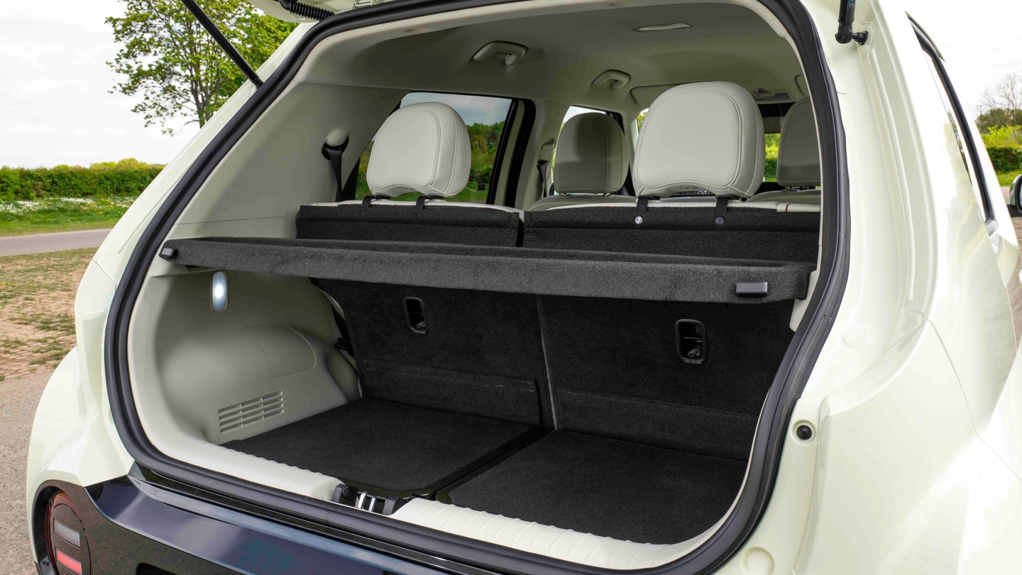 Hyundai Inster boot with parcel shelf in place