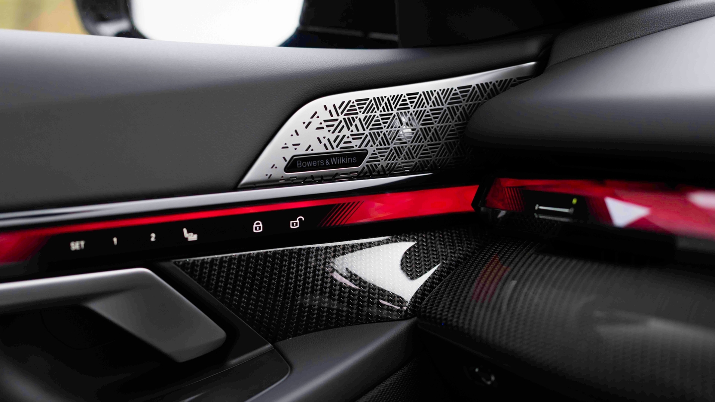 BMW M5 interior detail