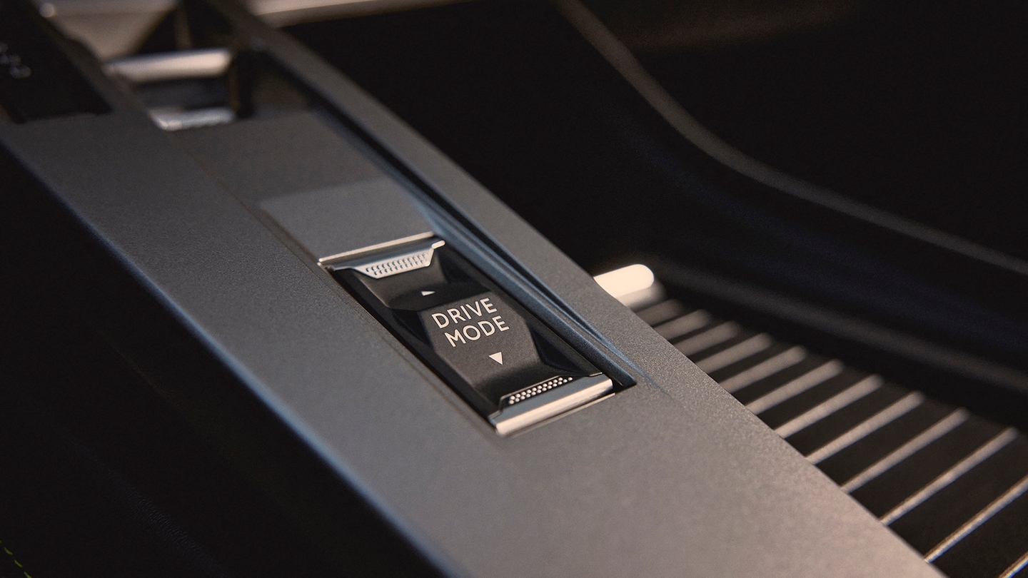 Review – Peugeot E-408 – centre console detail