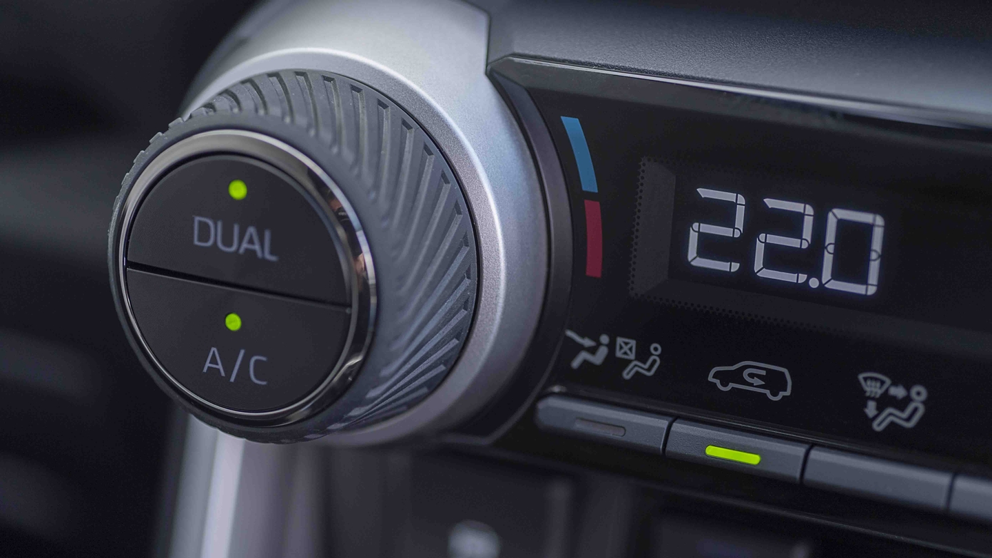 Suzuki Across climate dial