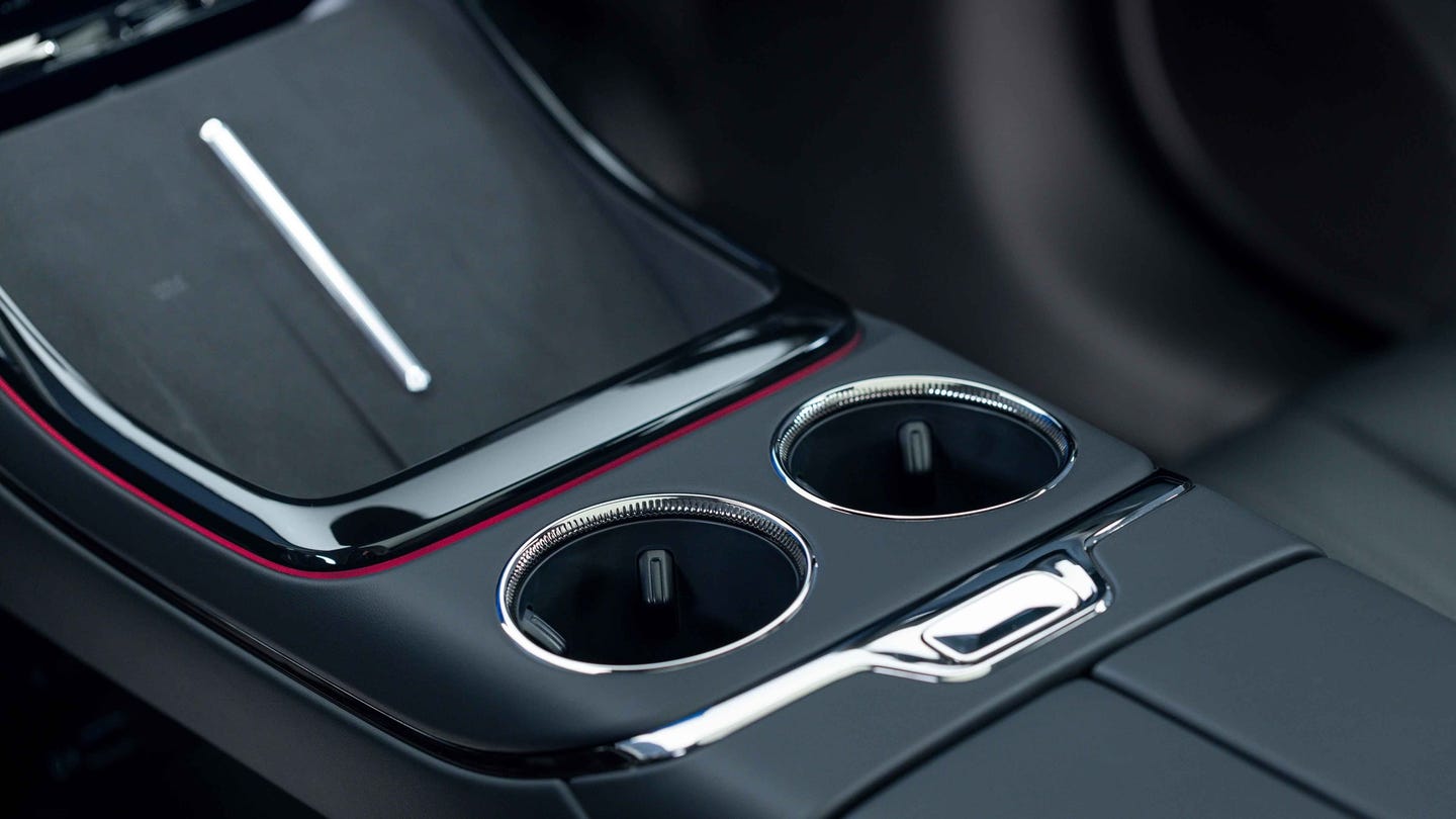 Aion V centre console