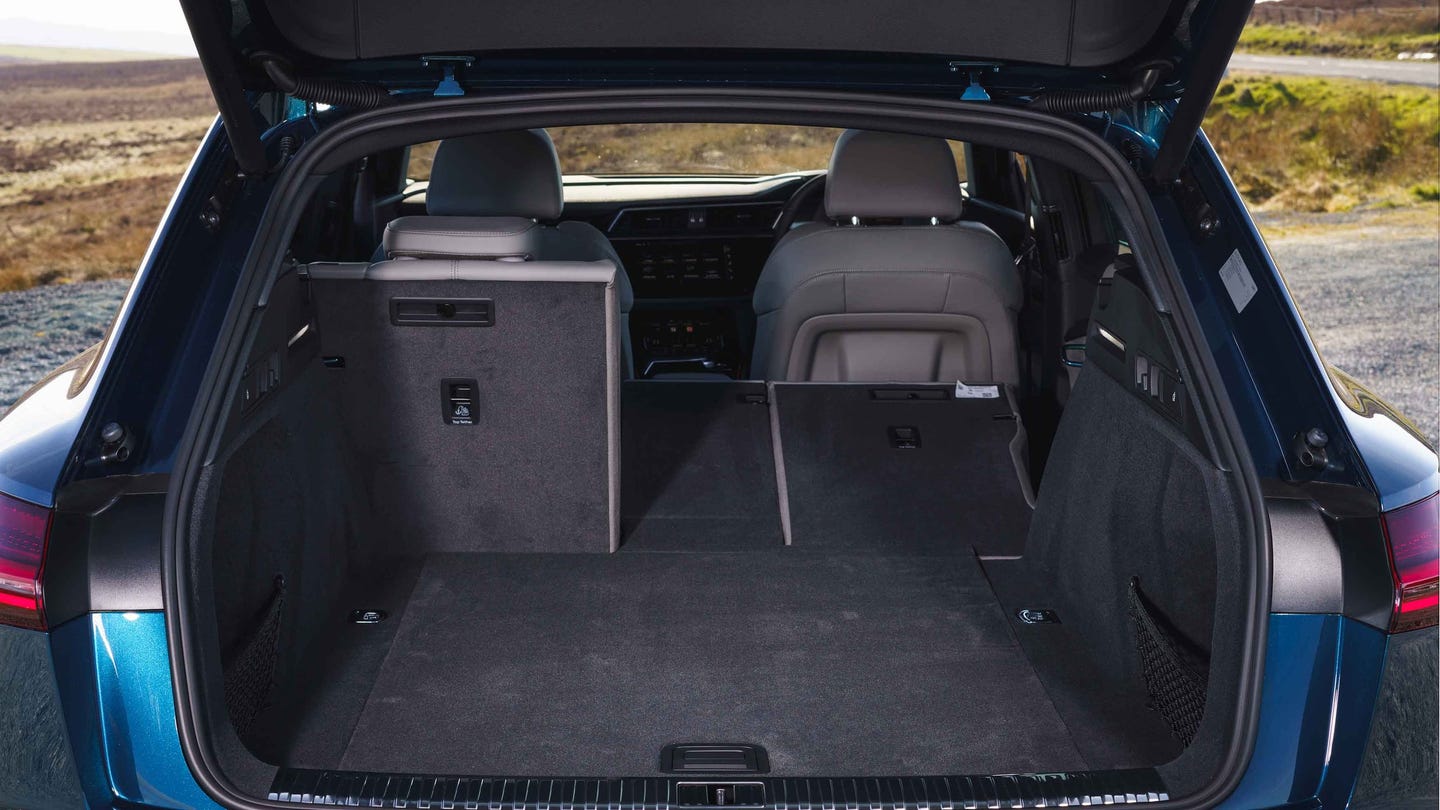 Audi e-tron boot