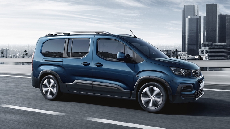 10 of the best cars with sliding doors | Motorpoint