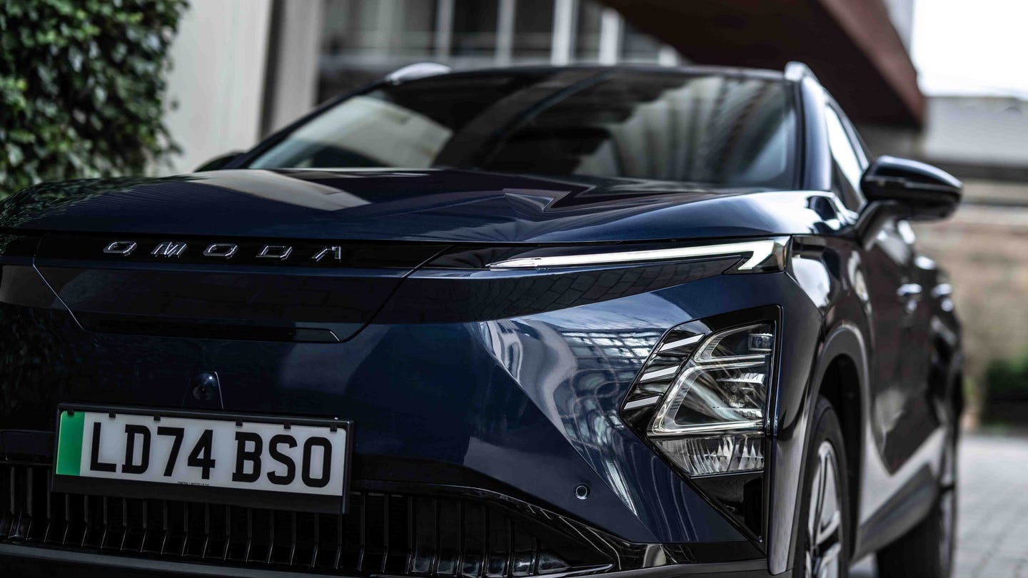 Omoda E5 headlight