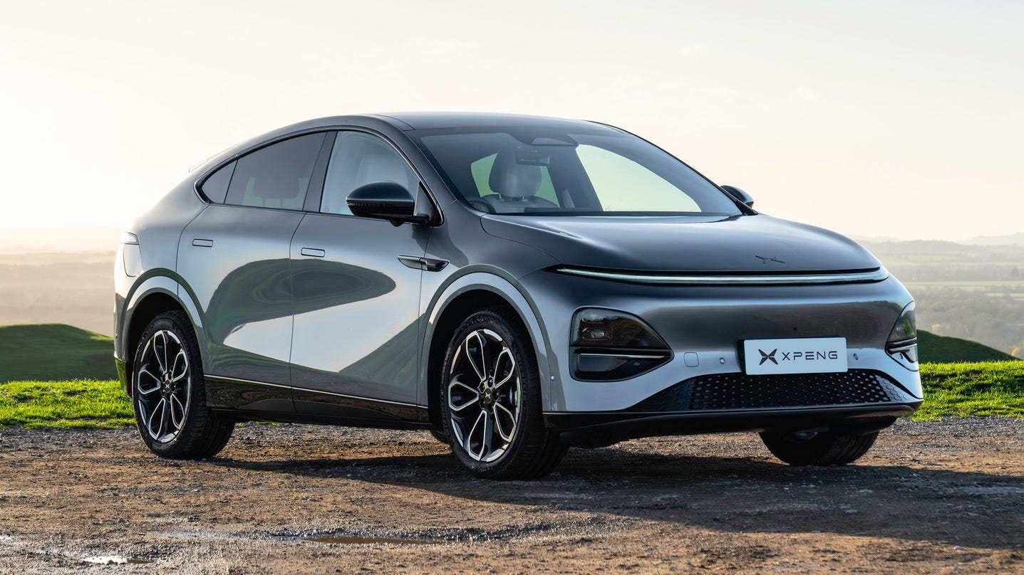 XPeng G6 front/side view