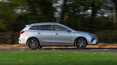 MG5 EV review – side