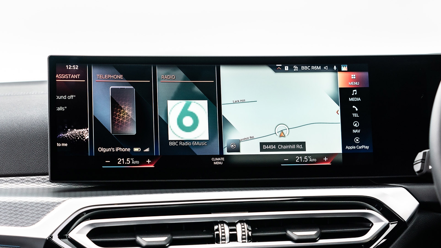 BMW i4 review infotainment system
