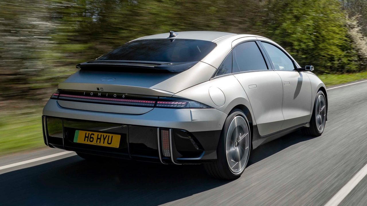 Hyundai Ioniq 6 review 2025 | Motorpoint