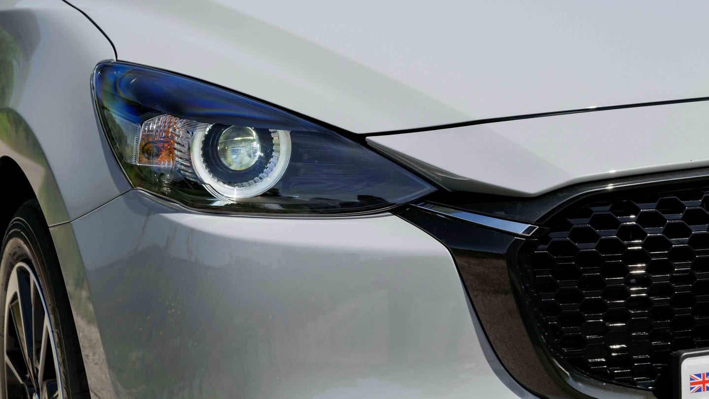 Mazda 2 headlight