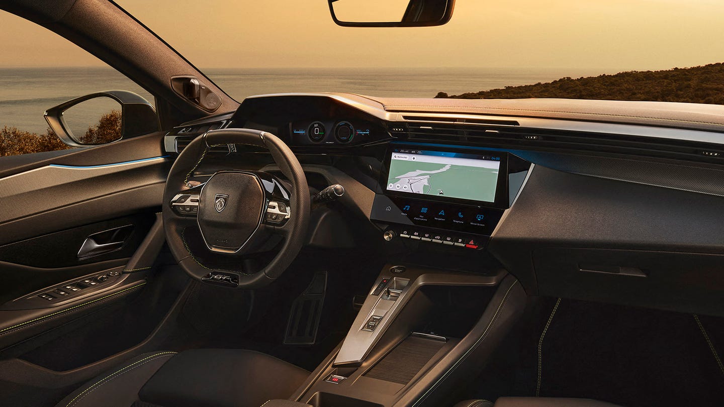 Review – Peugeot E-408 – interior