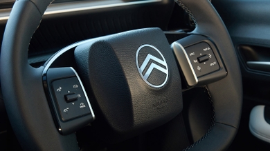 Citroen e-C3 review – steering wheel detail
