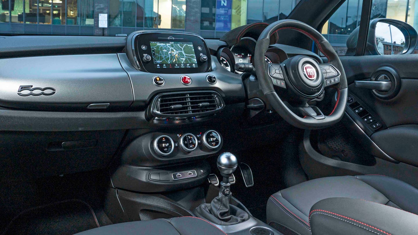 Fiat 500X Sport interior
