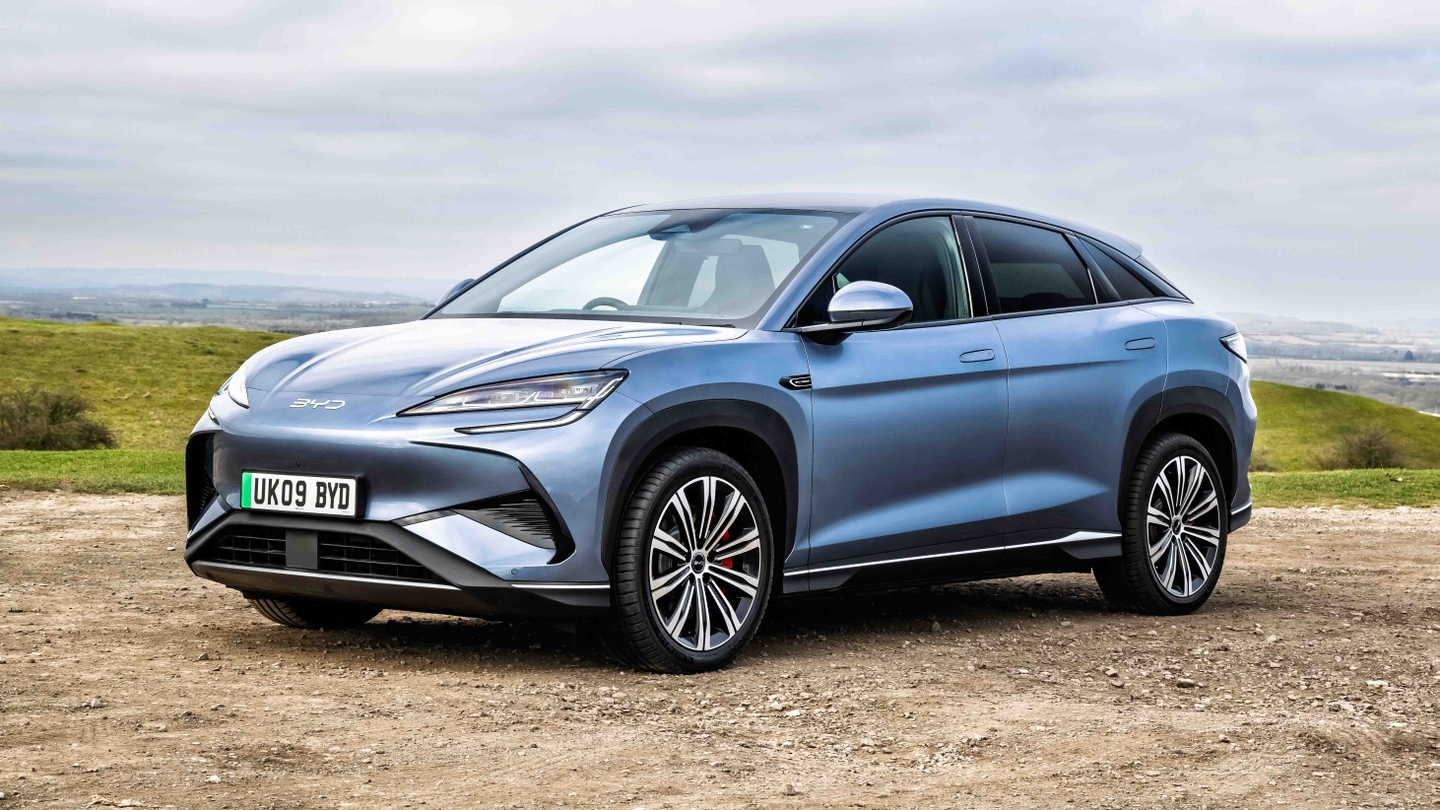 BYD Sealion 7 front/side view