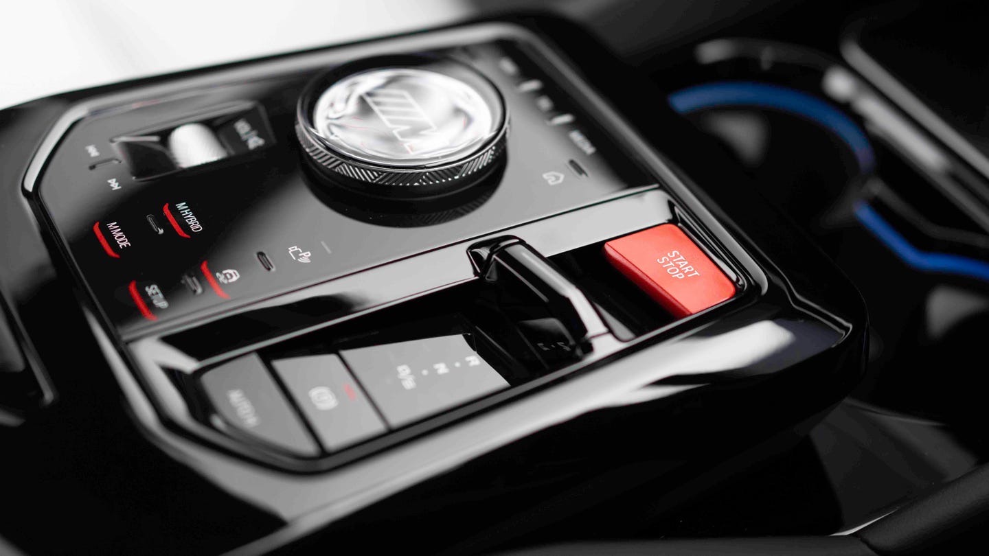 BMW M5 centre console