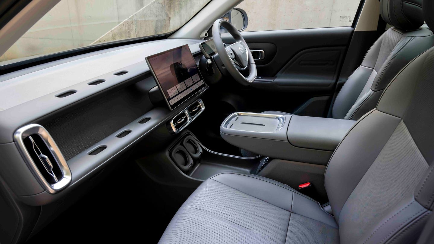 Leapmotor B10 interior
