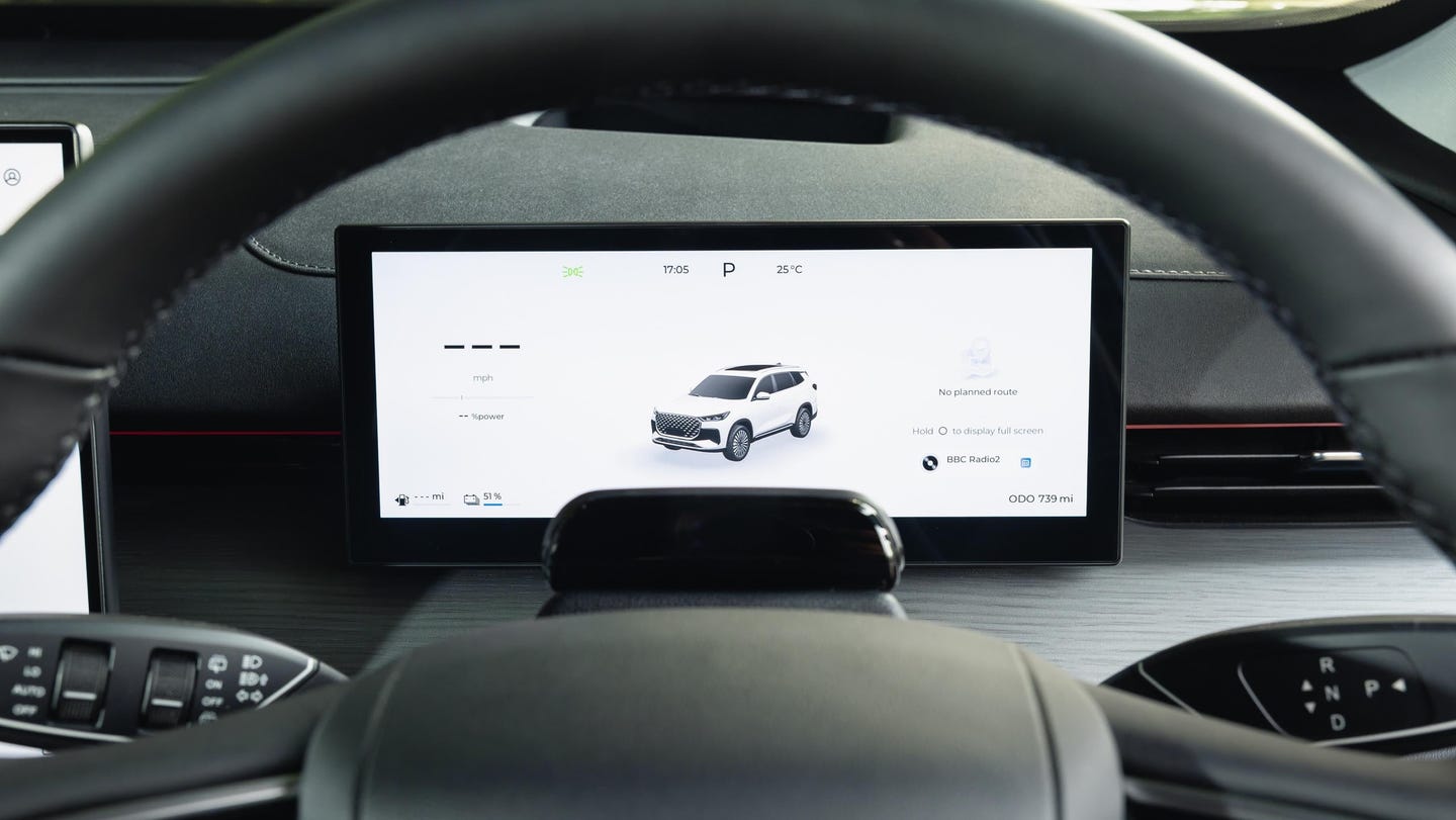 Chery Tiggo 8 driver's display