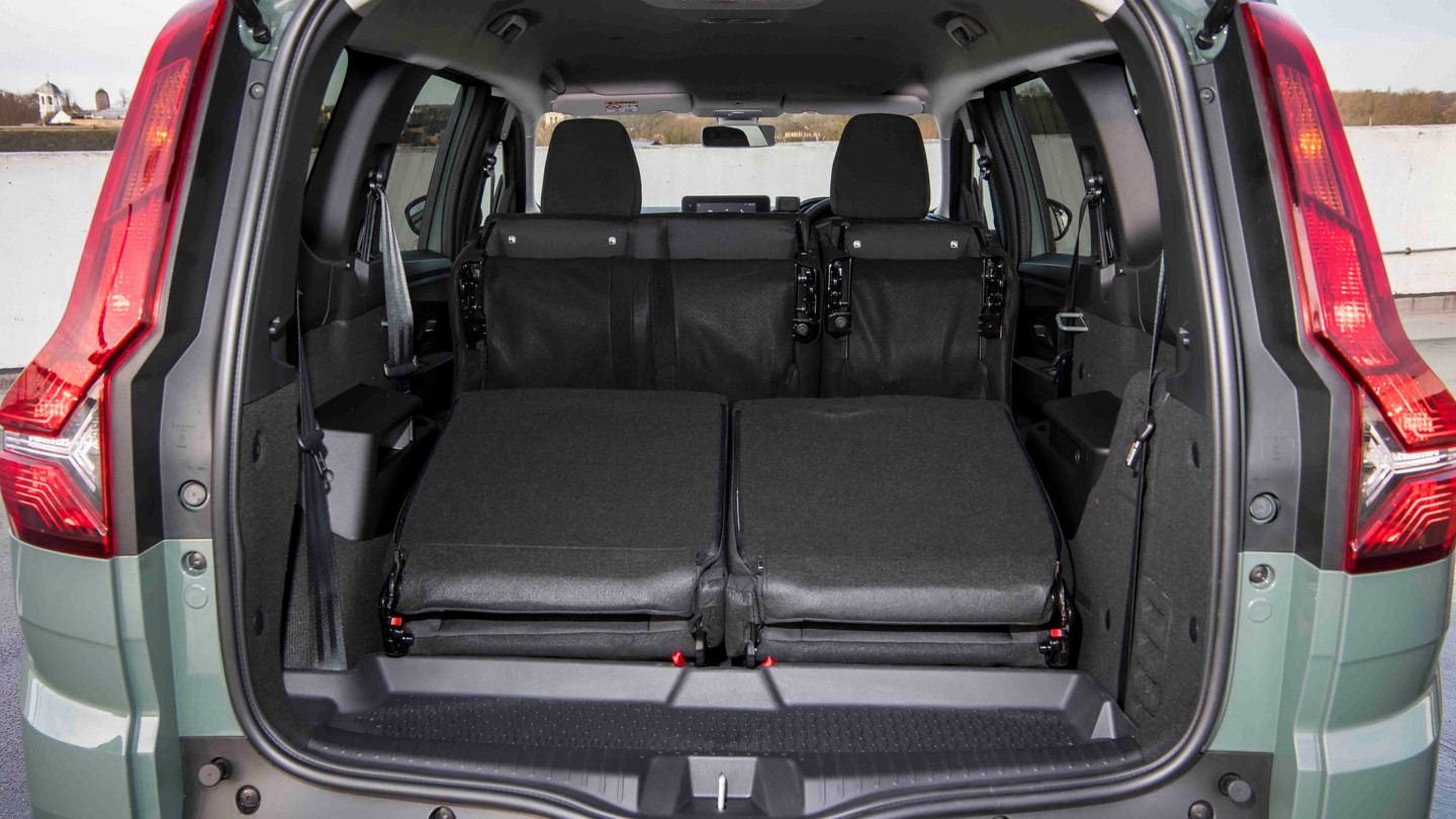 Dacia Jogger boot (third row folded)