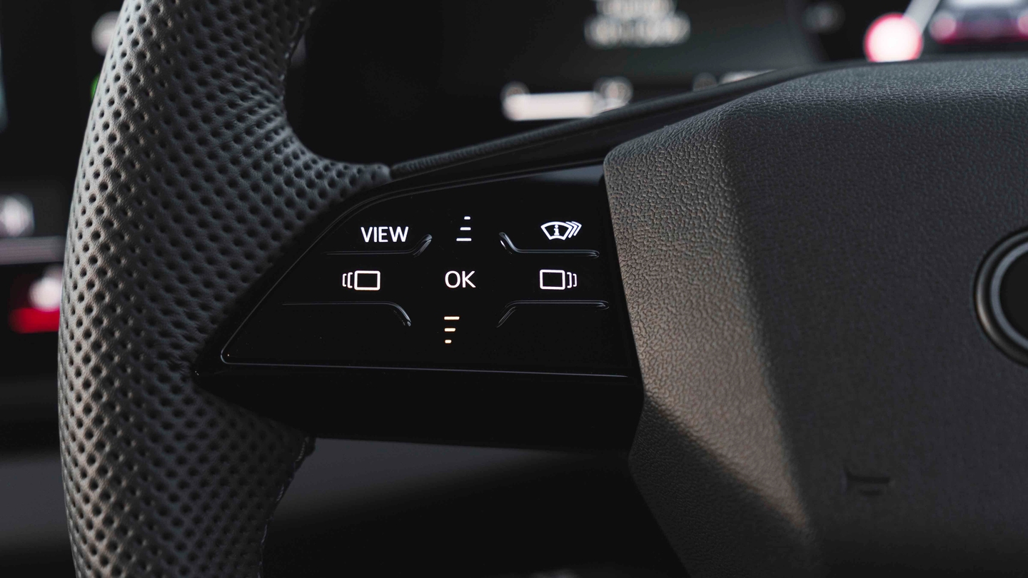 New Audi A5 steering wheel buttons