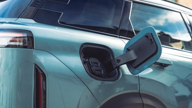 Jaecoo 7 - review - charging detail