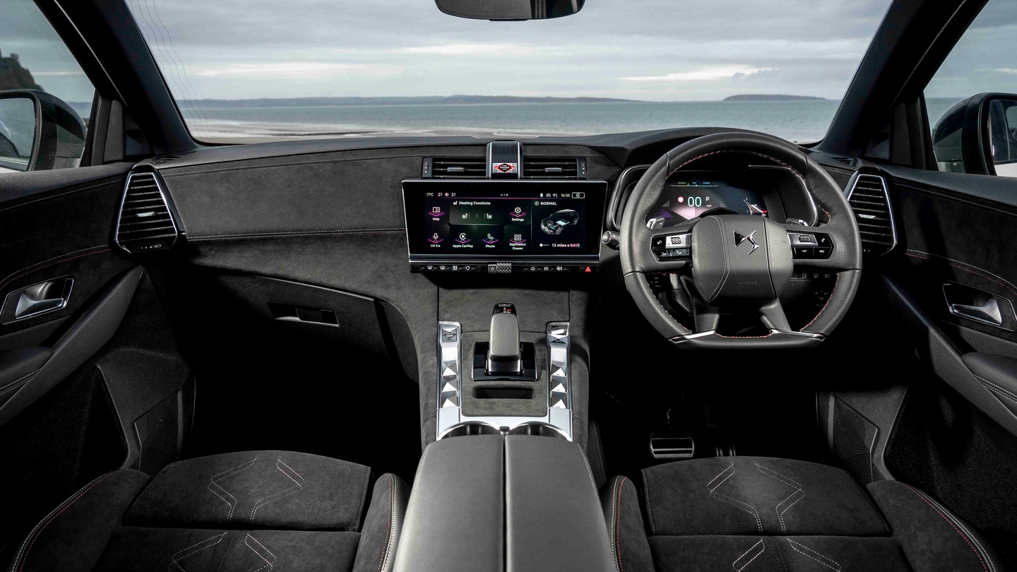 DS 7 interior