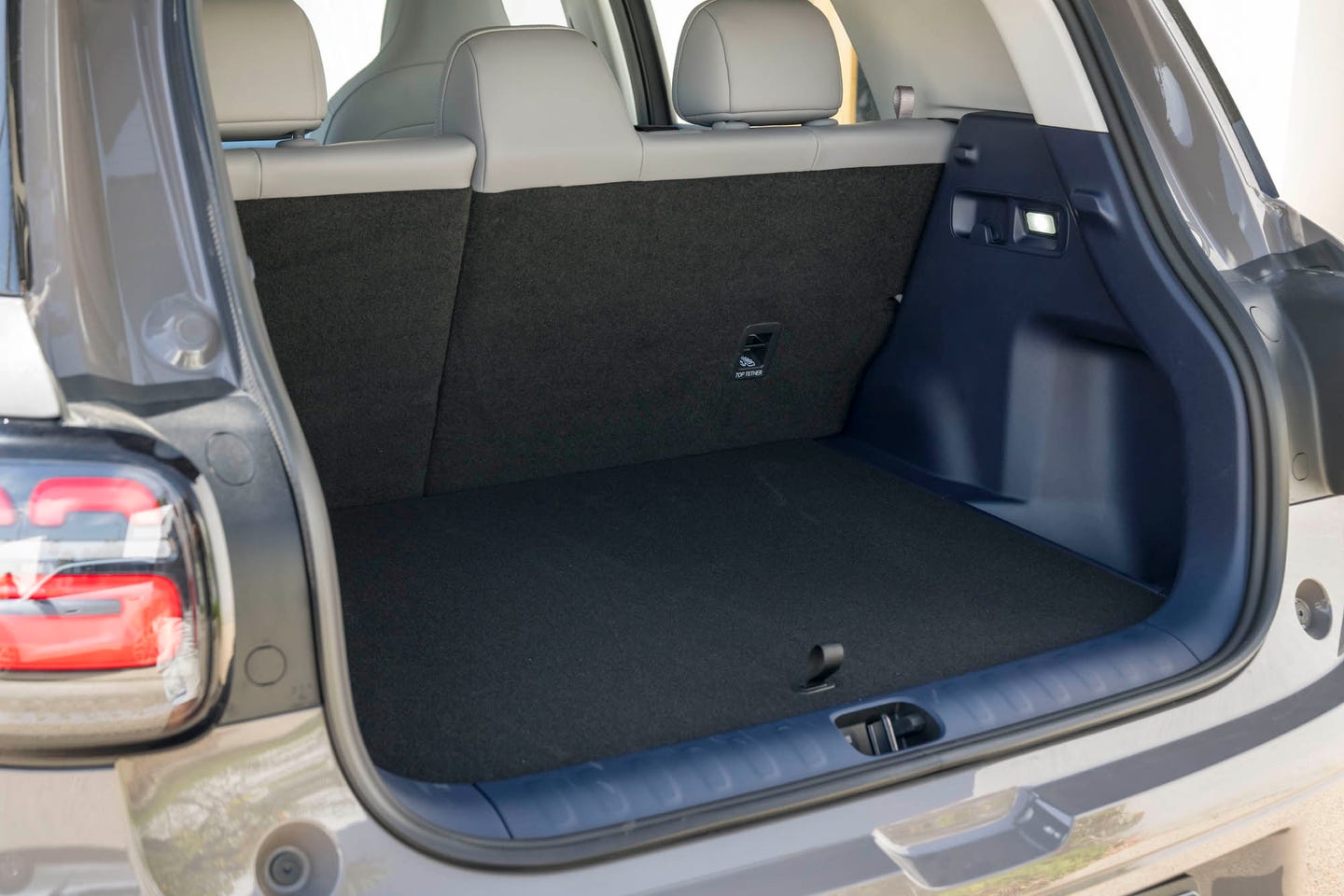 leapmotor b03x boot with floor