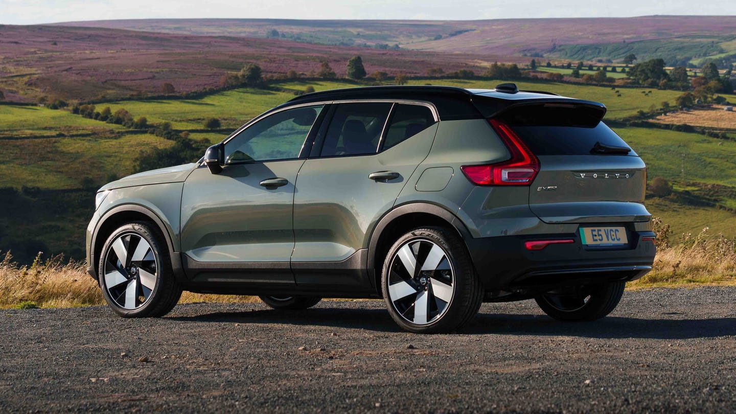 Volvo EX40 rear/side view