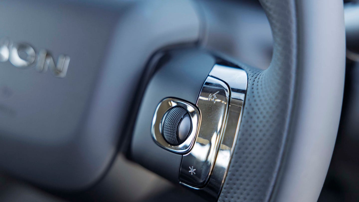 Aion V steering wheel button