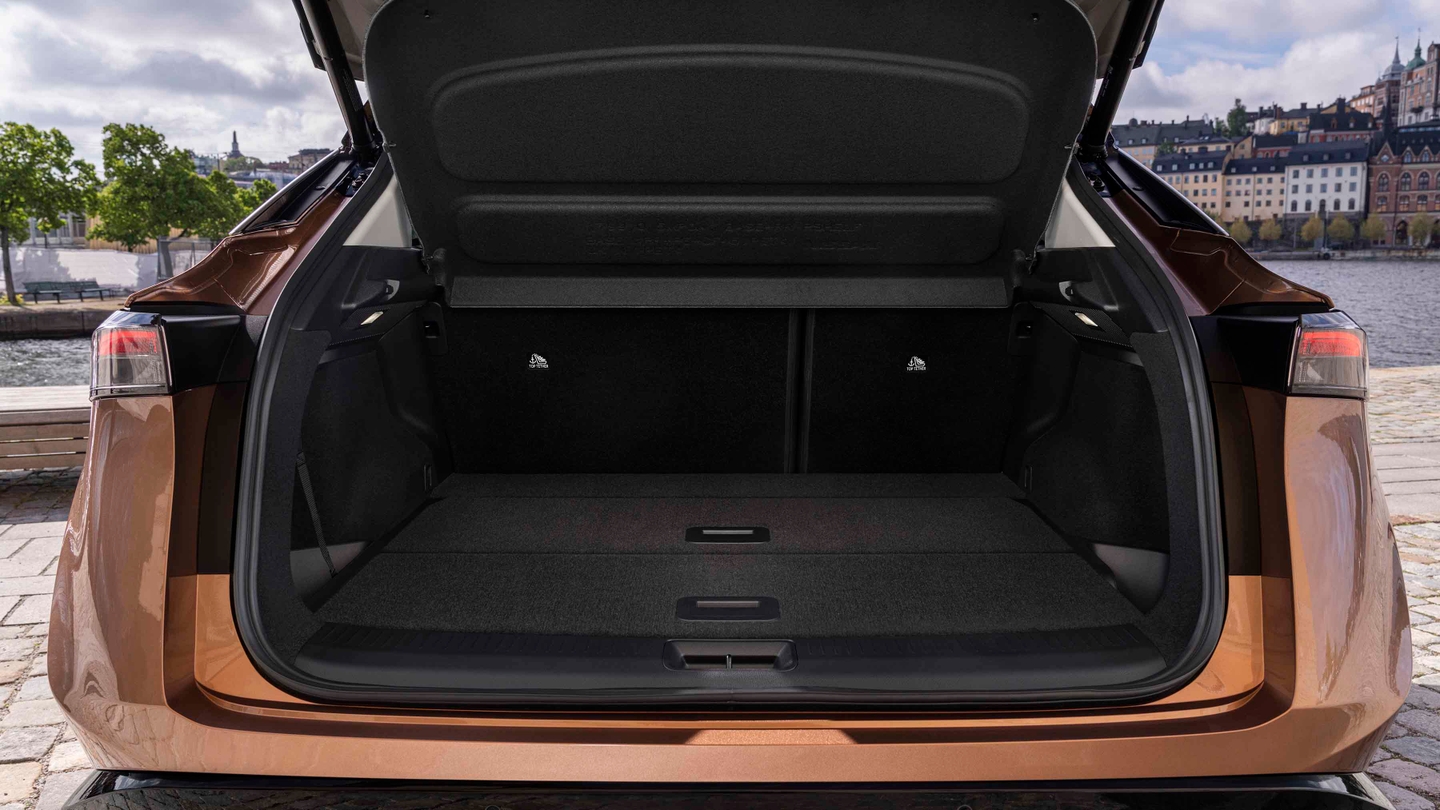 Nissan Ariya boot