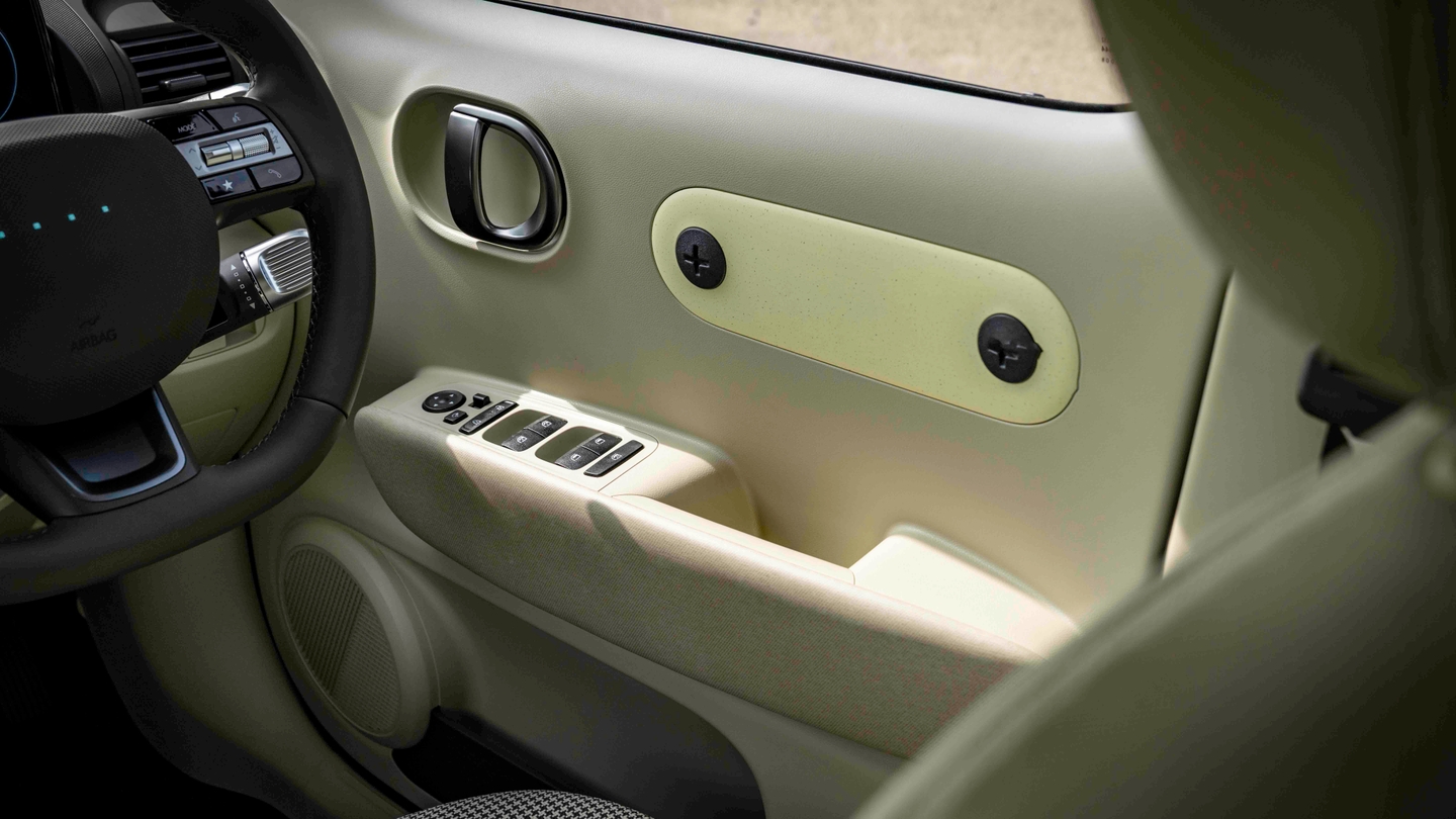 Hyundai Inster door panel