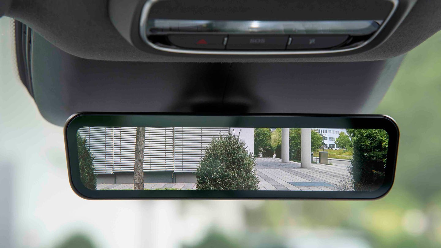 XPeng G6 digital rearview mirror