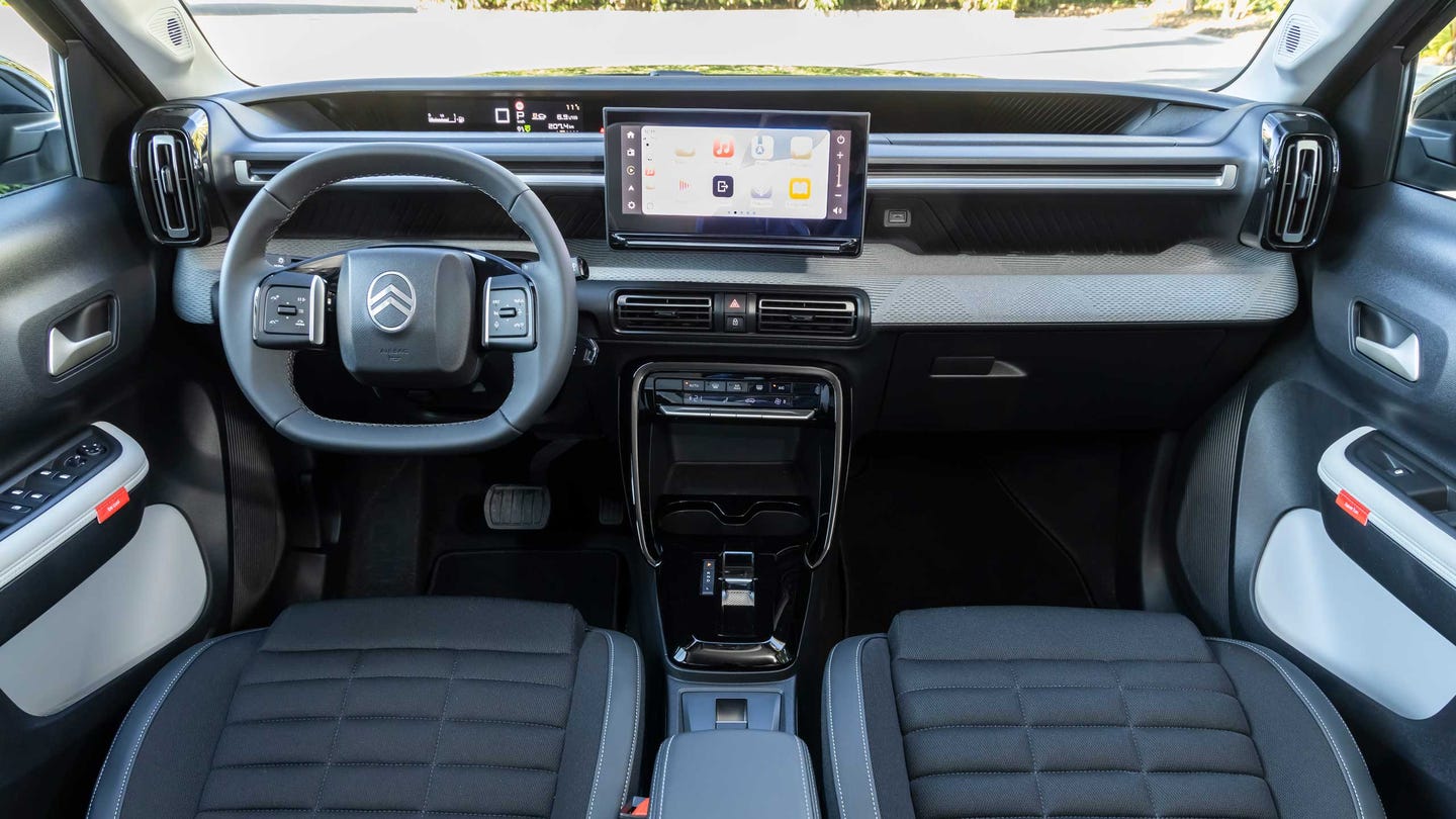 Citroen C3 Aircross interior
