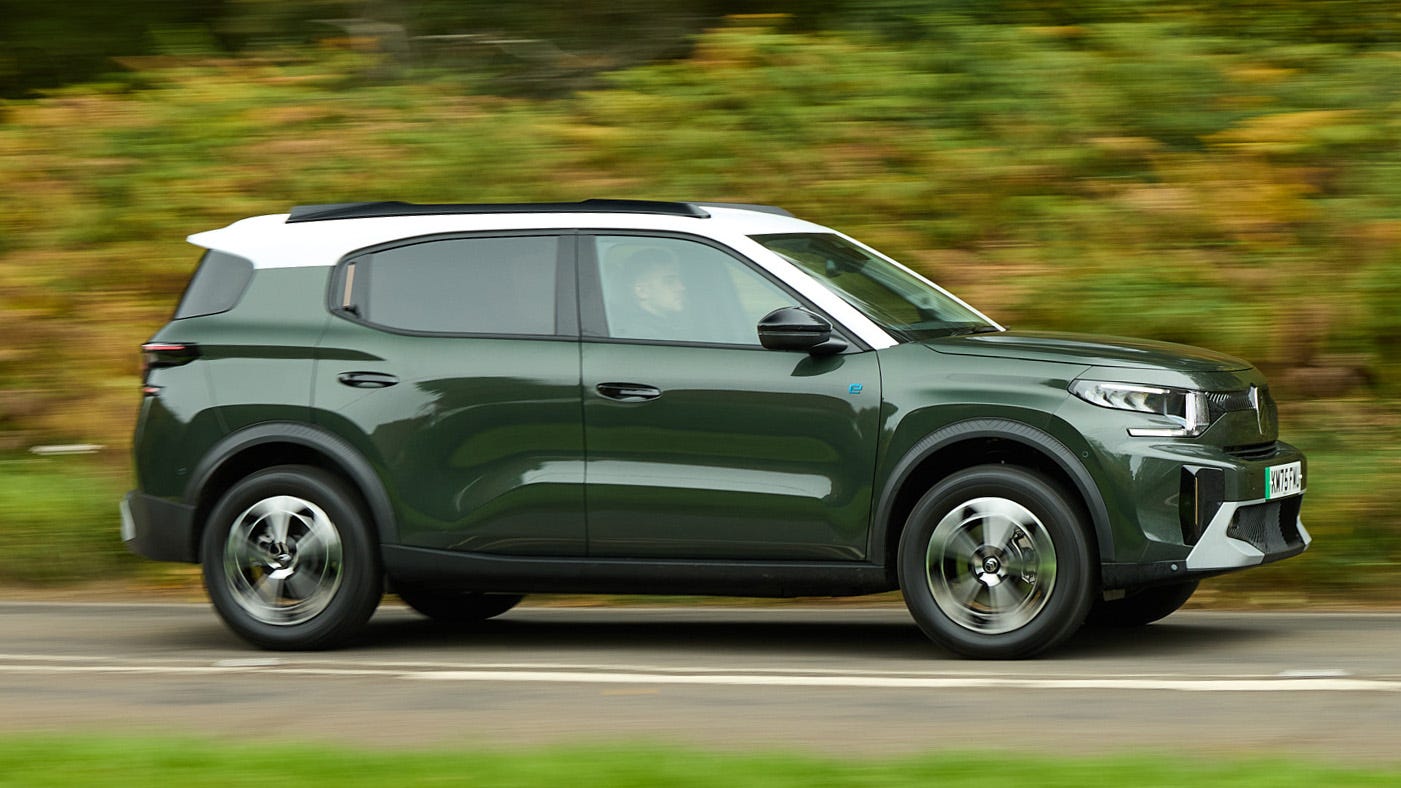 Citroen e-C3 Aircross driving side view