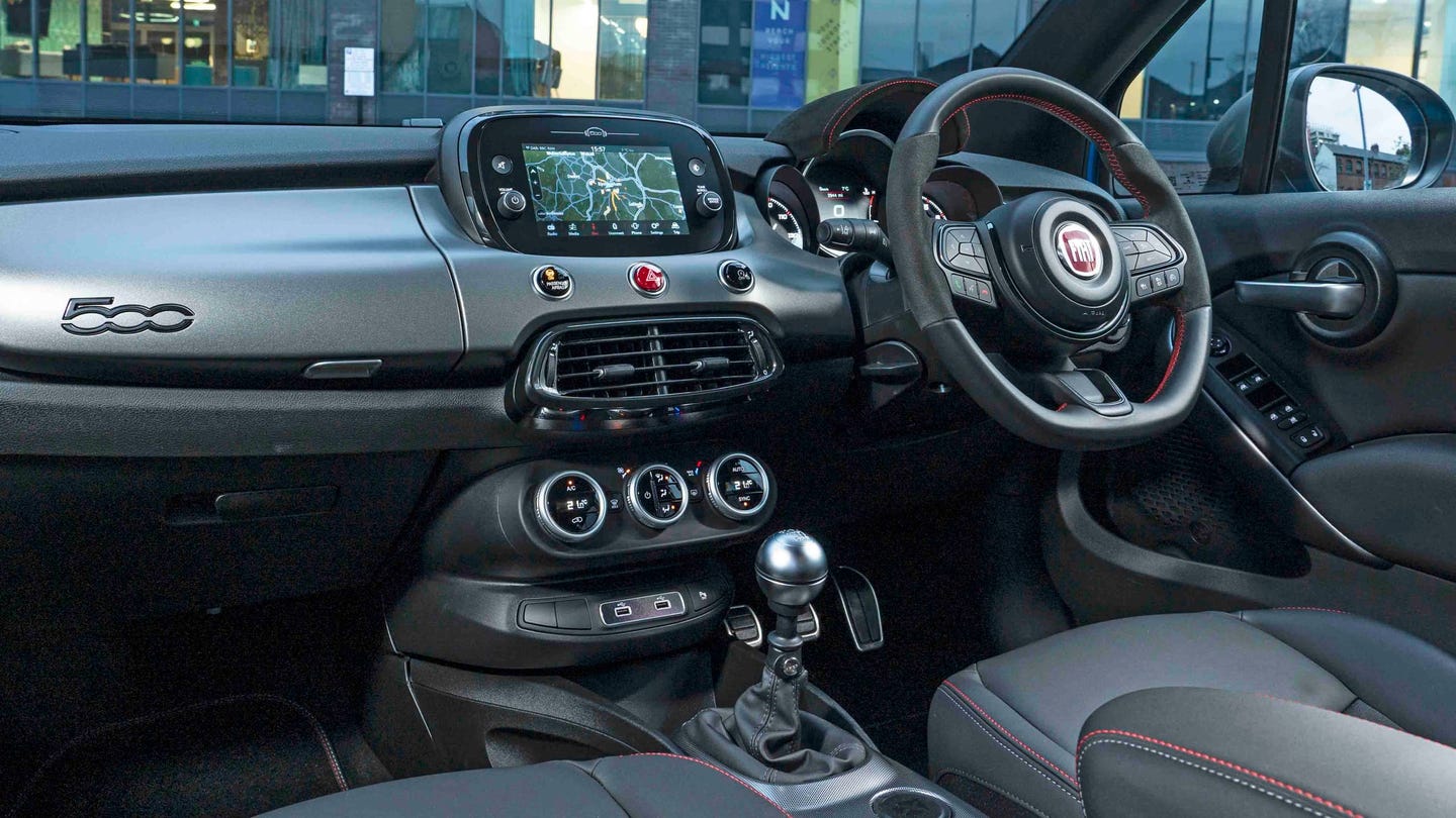 Fiat 500X Sport interior