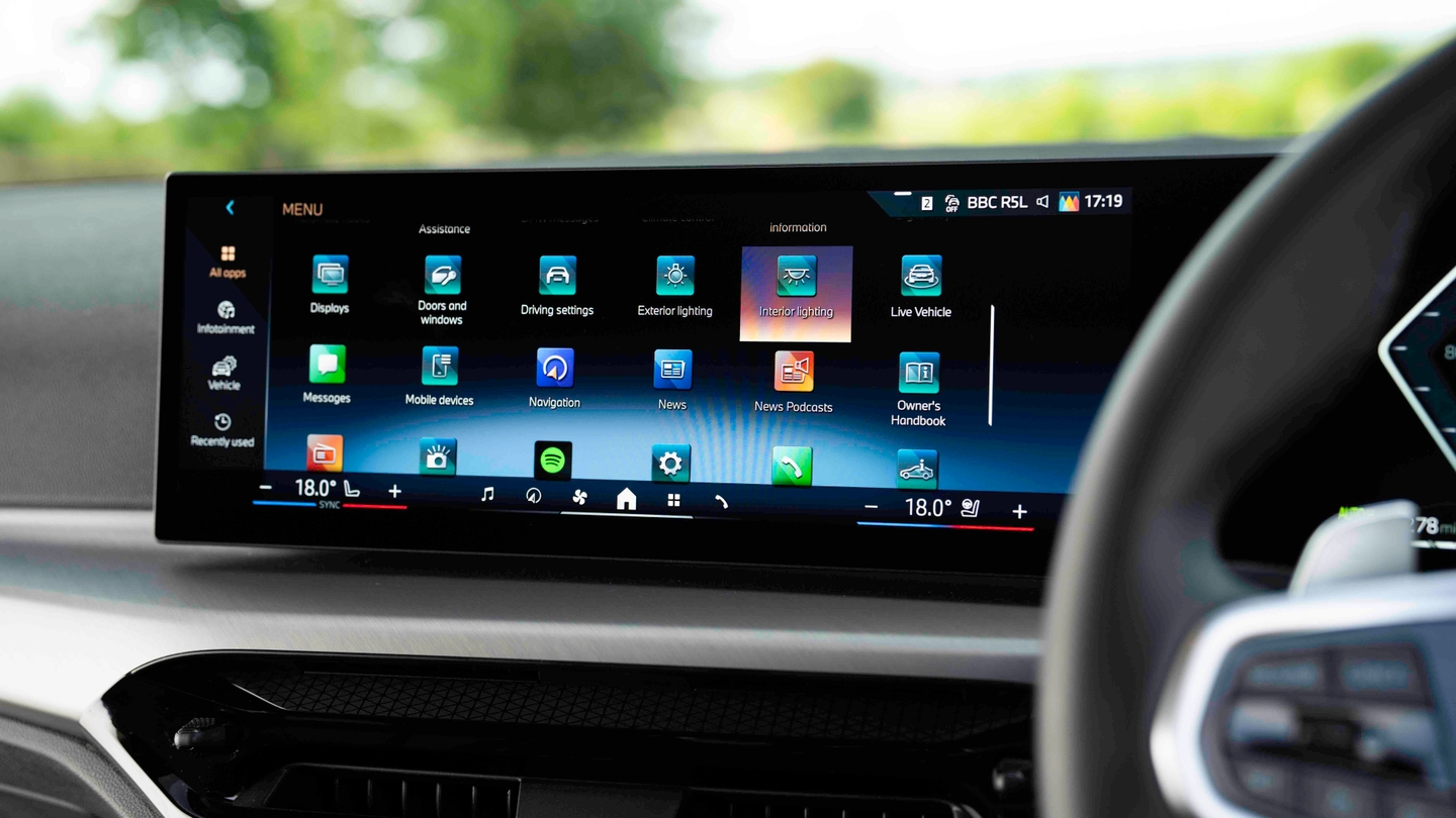 BMW 2 Series coupe touchscreen