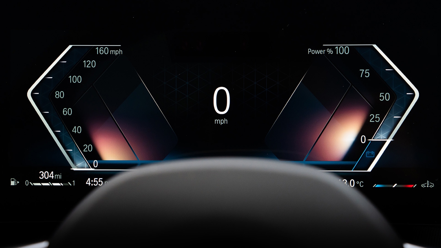 BMW X1 review driver's dials