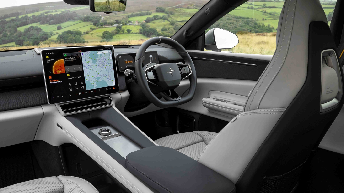 Polestar 4 interior