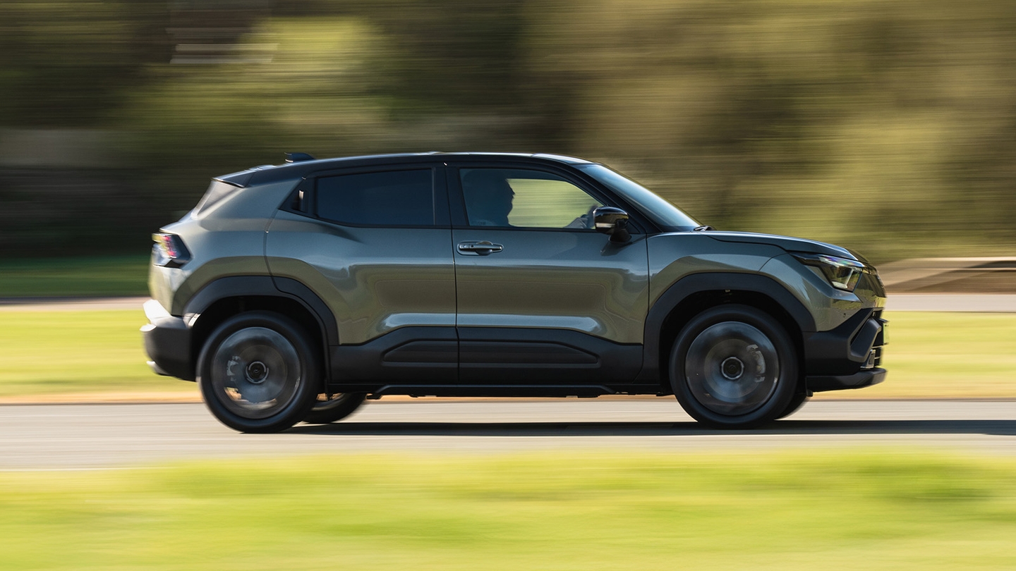 Suzuki e Vitara review side