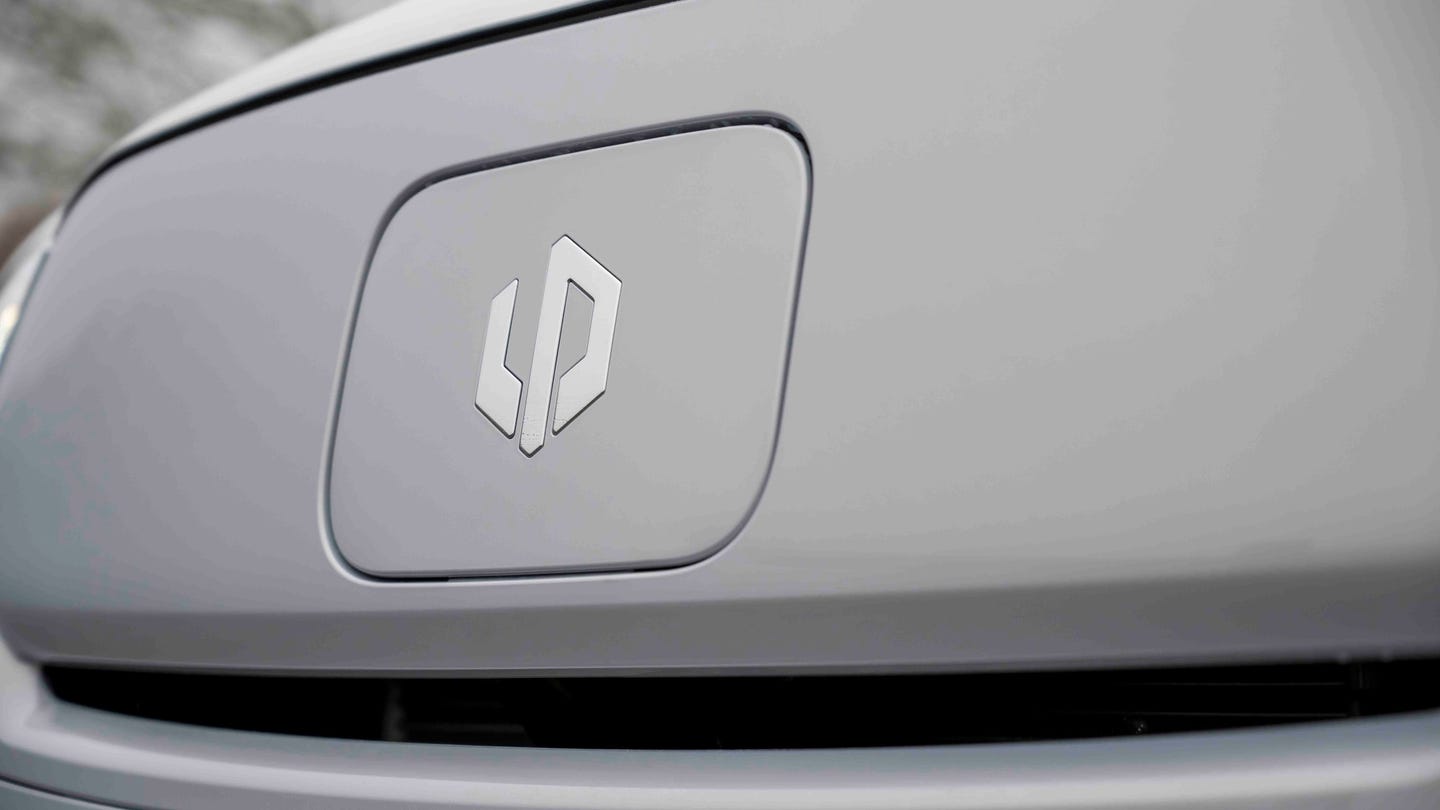 Leapmotor T03 badge on charge flap