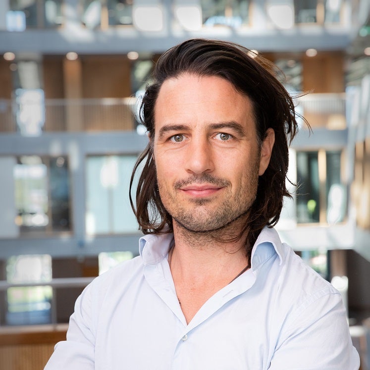 Dr. Dirk Essink