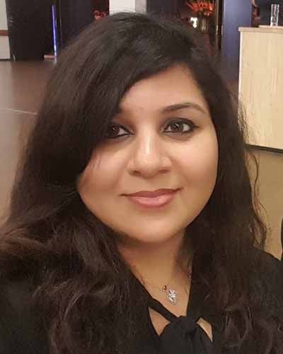 Een portretfoto van projectleider bedrijfsvoering onderzoeksdatamanagement Abeer Pervaiz.
