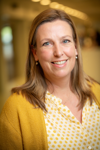 Portrait photo of Isabella van Ophem