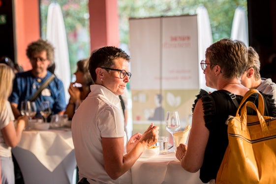 Networking con un piccolo rinfresco...(Foto Lukas Auer fotography)