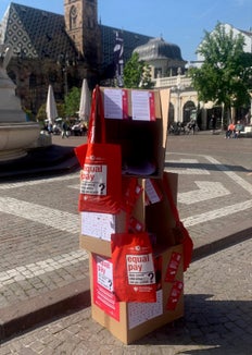 Bozen Waltherplatz - ein Blickfang für den Flashmob des Landesbeirats für Chancengleichheit