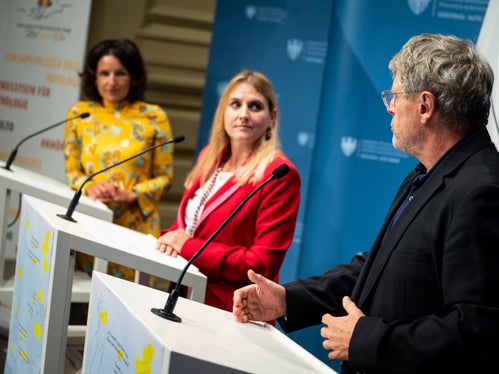 Il primario di ginecologia dell'ospedale di Bolzano Martin Steinkasserer dirige anche l'ambulatorio speciale per l'endometriosi (Foto: USP/Fabio Brucculeri)