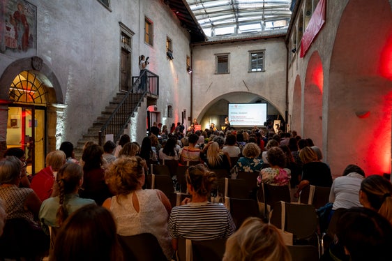 Sala piena alla celebrazione del 35o anniversario della Commissione provinciale per le pari opportunità (Foto: USP/Manuela Tessaro)
