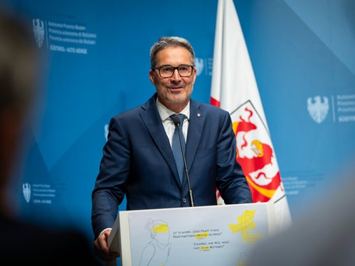 Landeshauptmann Arno Kompatscher: Wir müssen der Frauengesundheit und insbesondere seltenen Erkrankungen mehr Aufmerksamkeit schenken (Foto: LPA/Fabio Brucculeri)