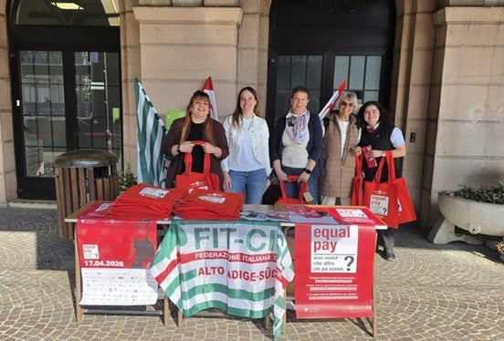 Bozen - FIT und FNP des SGBCISL am Gleis 1 des Hauptbahnhofs