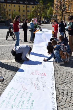 Bruneck - viele junge Menschen beteiligten sich an der Aktion zum EPD