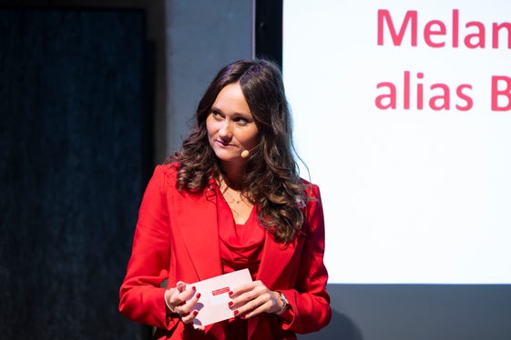 Führte gekonnt durch die Jubiläumsveranstaltung: Nicole Abler (Foto: LPA/Manuela Tessaro)